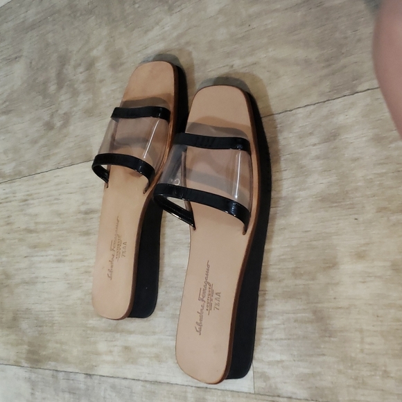 Salvatore Ferragamo 7.5 2AA black - Picture 2 of 3